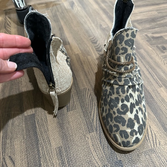 Booties NWOT - Picture 6 of 6